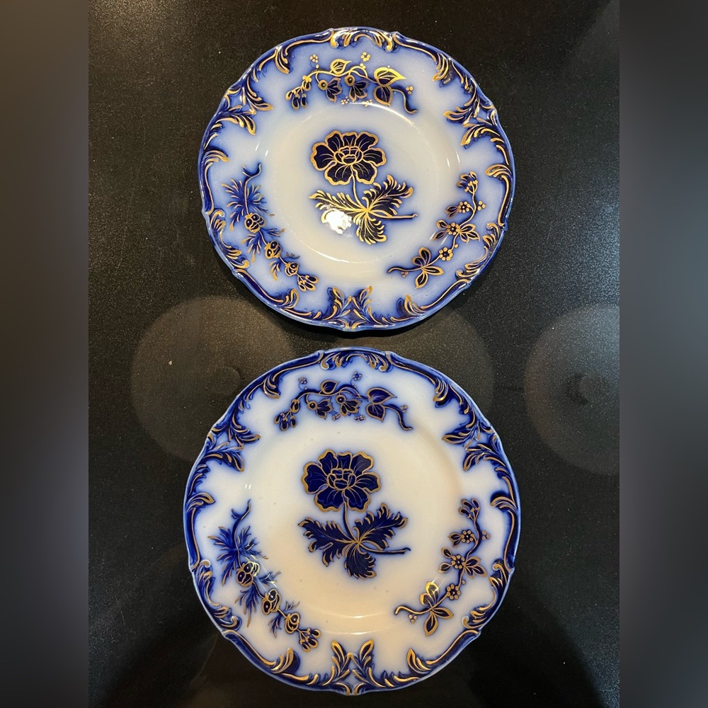 Stunning Antique Flow Blue Plates For Walls